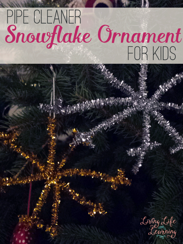 Kids can make their own ornaments with this easy pipe cleaner snowflake ornament 