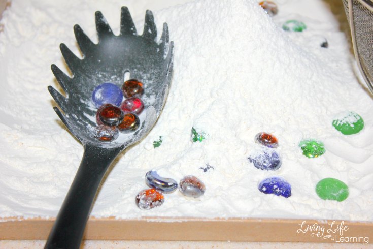 In this post, we show you a simple beginner fine motor skills bead transferring activity and important points to focus on to get the most out of it.