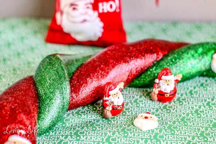 Twist together Christmas slime with this fun activity. 